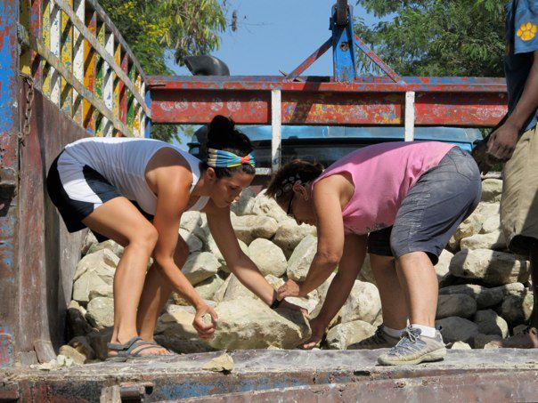 550637_450204811677217_977574065_n